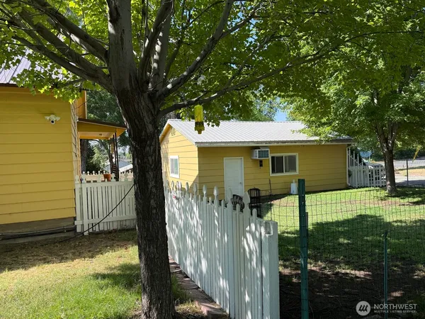 $344,000 | 18 Cherry Avenue West, Omak, WA 98841