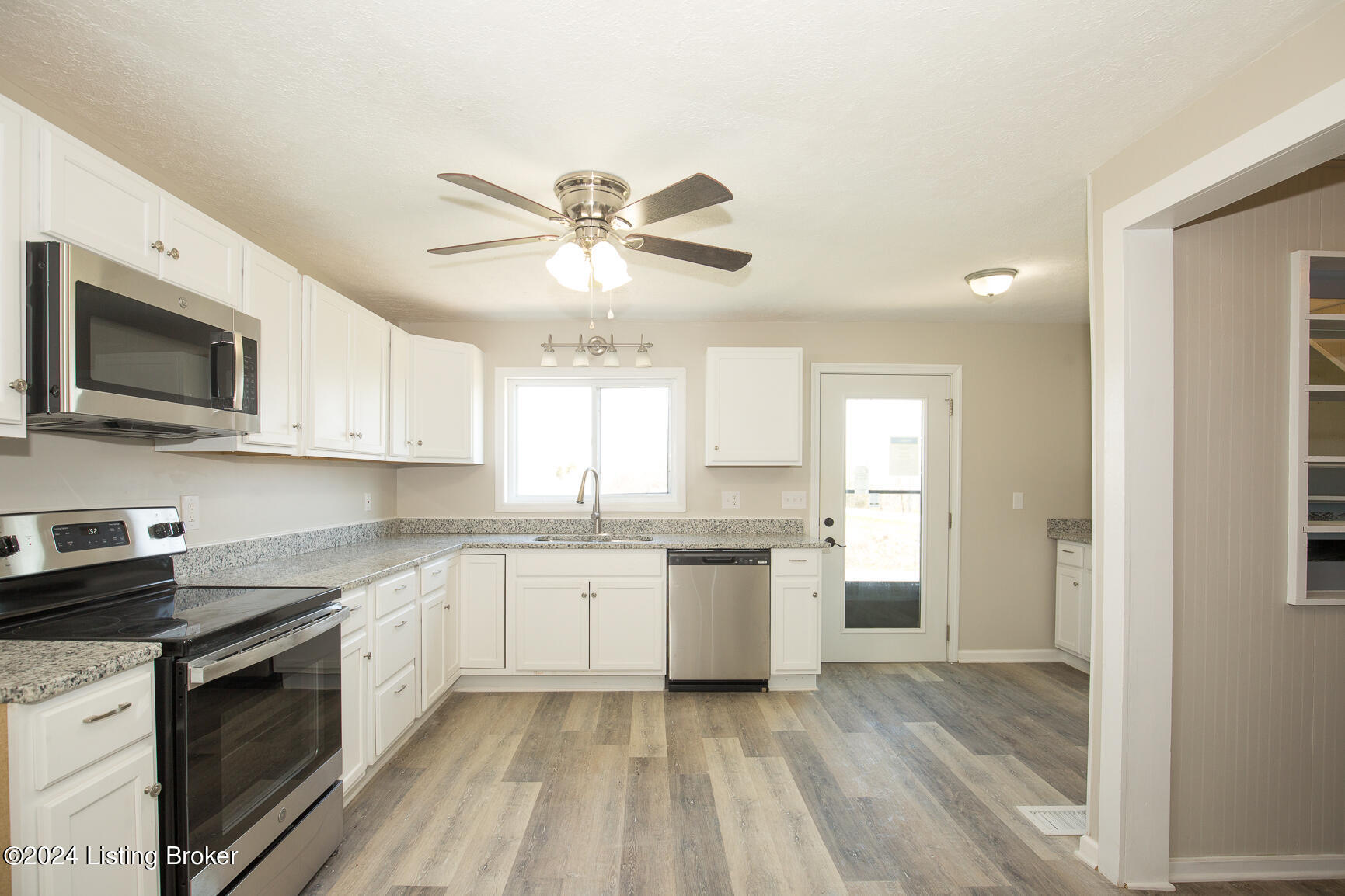6570 Point Pleasant Road Pleasureville, KY 40057 - Photo 2 of 39 Kitchen