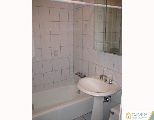 10 Rodney Road East Brunswick, NJ 08816 - Photo 5 of 8