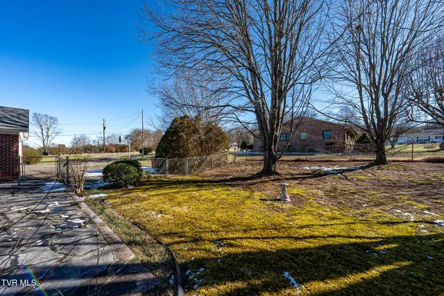 $2,750 | 203 Pawnee Street, Johnson City, TN 37604