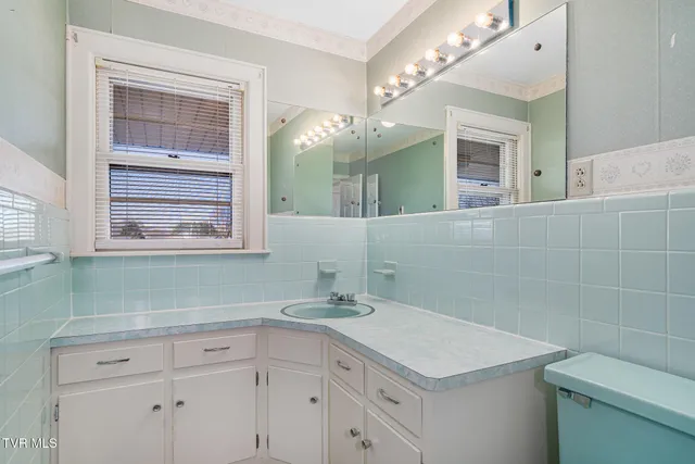 $2,750 | 203 Pawnee Street, Johnson City, TN 37604