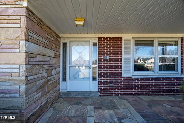 $2,500 | 203 Pawnee Street, Johnson City, TN 37604