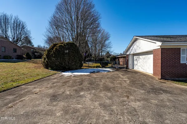 $2,500 | 203 Pawnee Street, Johnson City, TN 37604