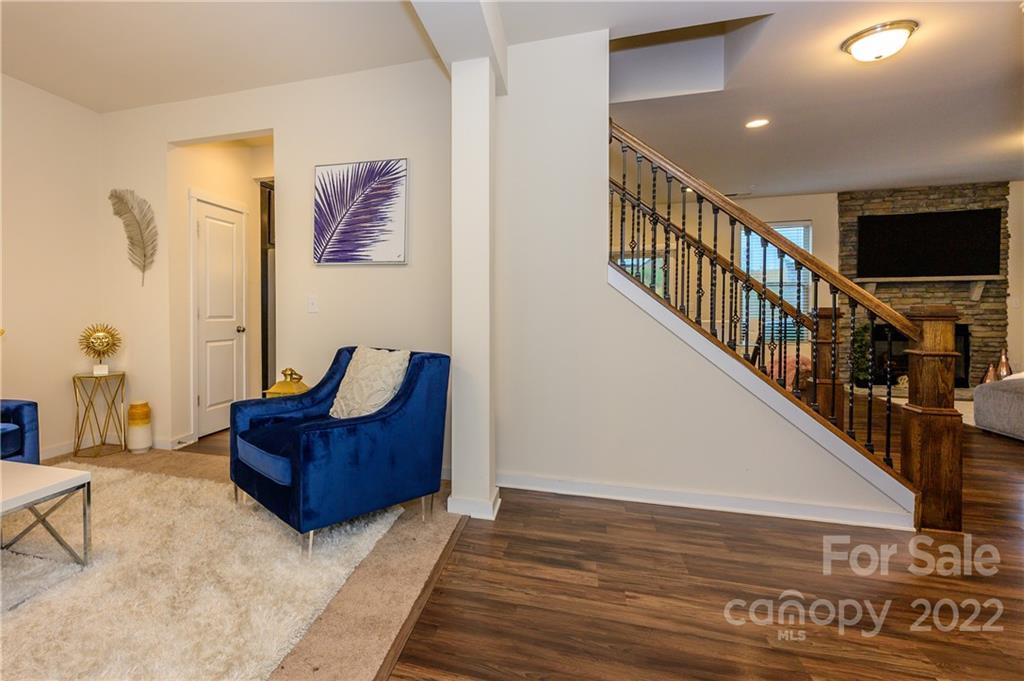 4626 Gibbons Link Road Charlotte, NC 28269 - Photo 4 of 20 a living room with furniture