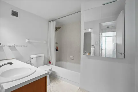 $372,000 | 1200 West Avenue, Unit 819, Miami Beach, FL 33139