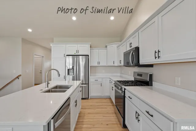 $450,114 | 37 Frank Court, Le Claire, IA 52753