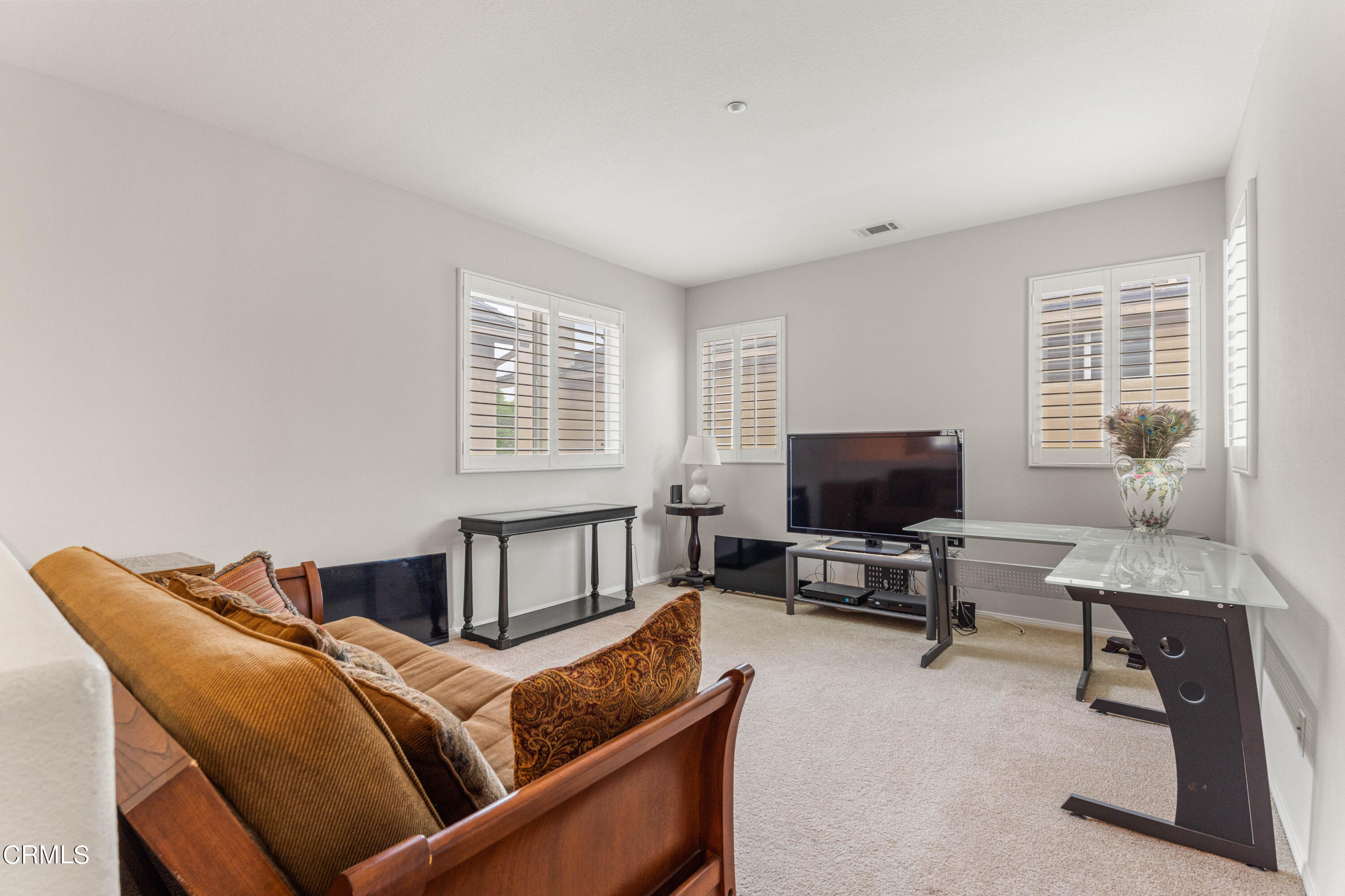 1620 Rubio Circle Oxnard, CA 93030 - Photo 21 of 68 a bedroom with a workspace