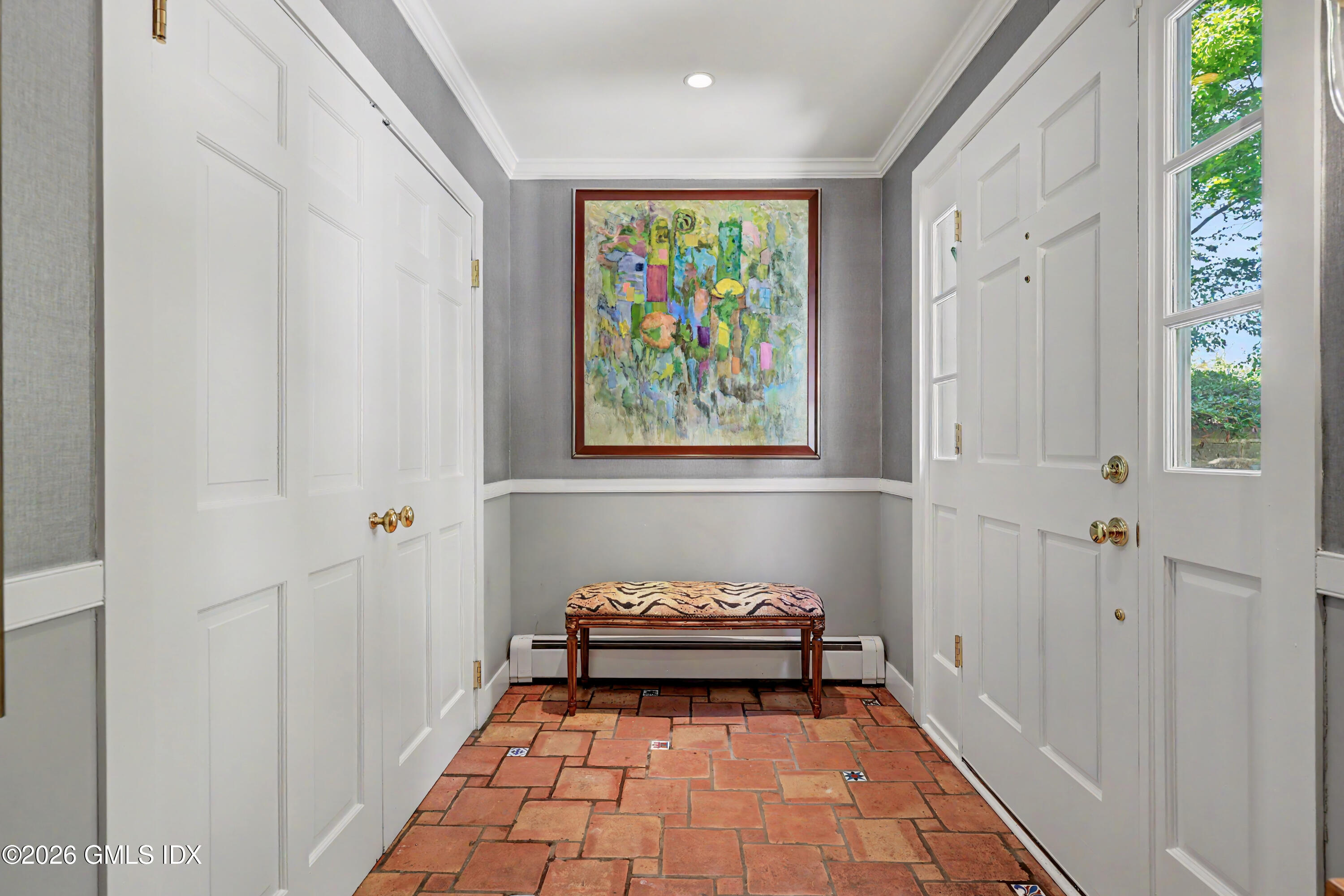 208 Bedford Road Greenwich, CT 06831 - Photo 5 of 26 208 Bedford hallway