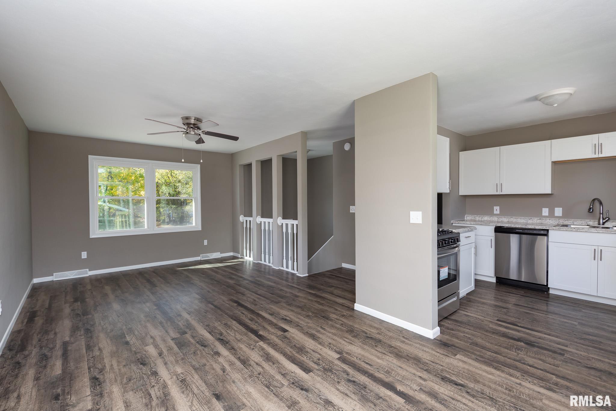 212 5th Street Colona, IL 61241 - Photo 3 of 29 Gallery Image 3