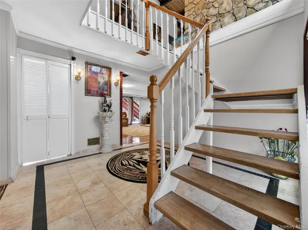 a view of entryway and hall