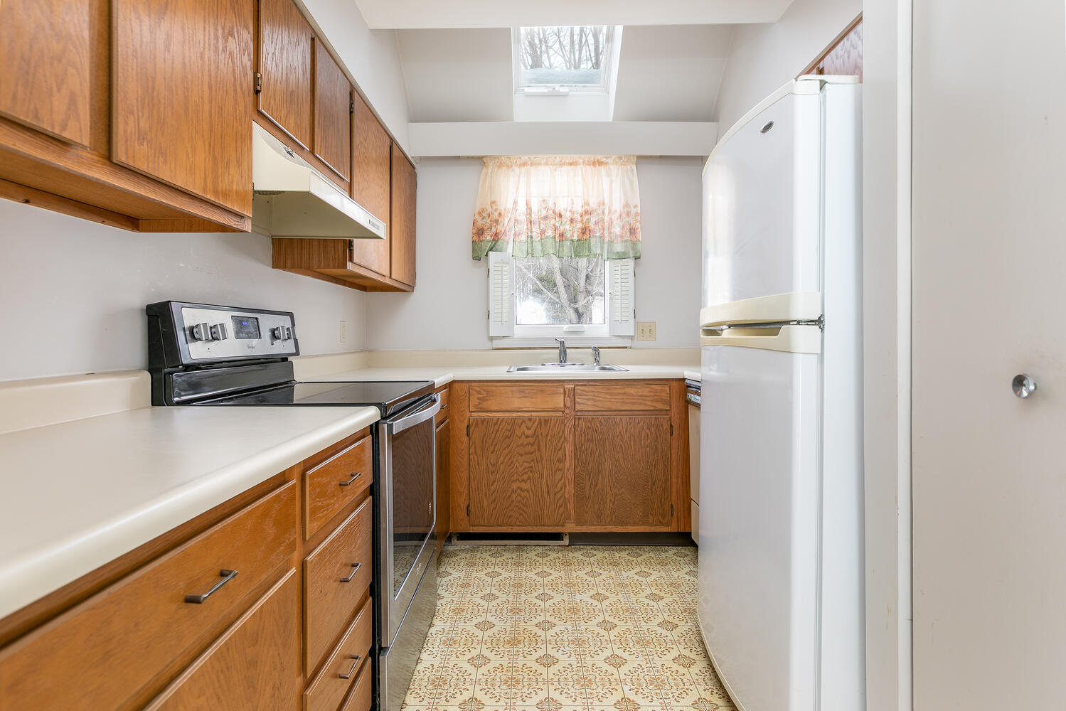 22 Linwood Road, Unit 22 Freeport, ME 04032 - Photo 11 of 37 22 Linwood Rd Freeport ME-large-014-028-