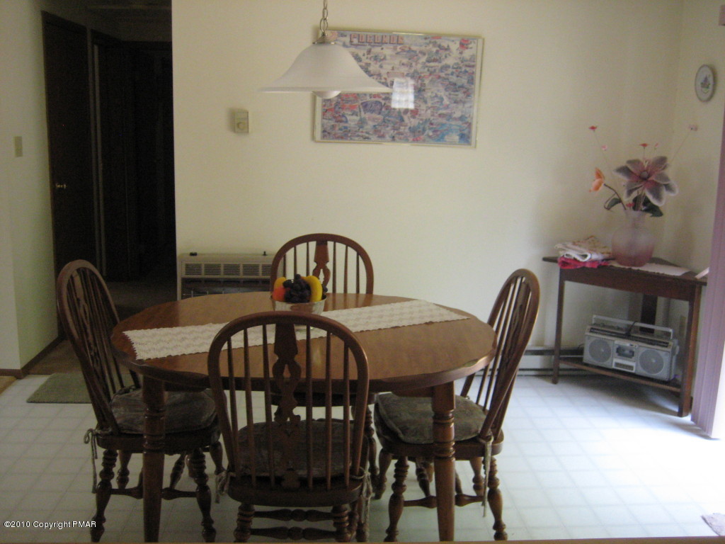 165 Tower Road Albrightsville, PA 18210 - Photo 8 of 20 Dining area