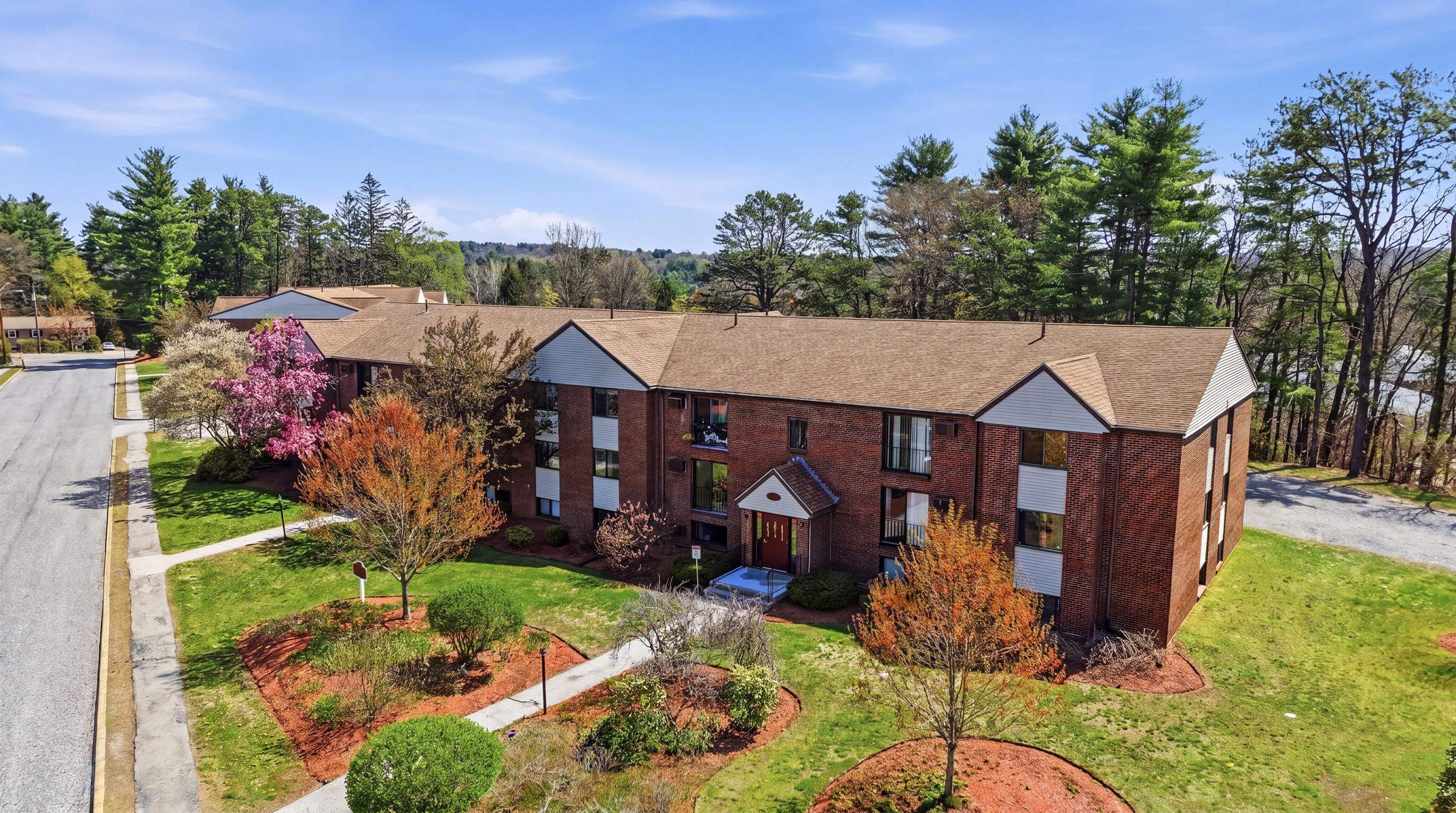 36 English Village Road, Unit 102 Manchester, NH 03102 - Photo 2 of 16 Gallery Image 2