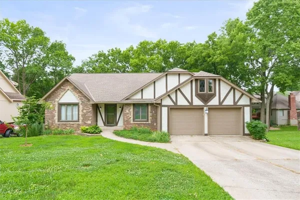 $365,000 | 5768 Bower Street, Kansas City, MO 64133
