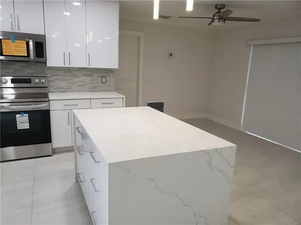 $3,000 | 9632 Kenilworth Court, Boca Raton, FL 33428