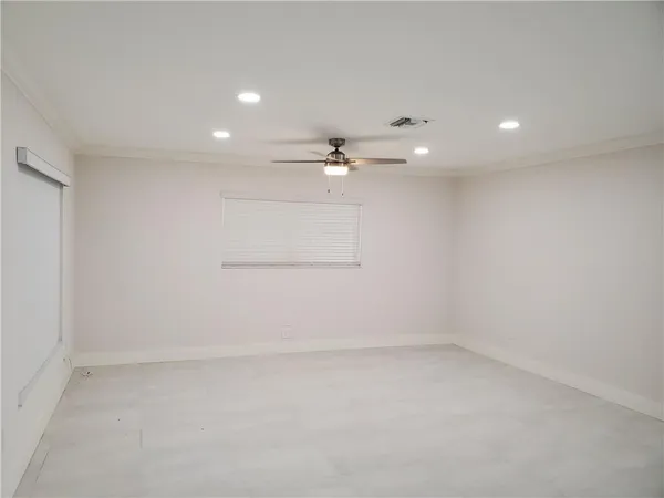 $3,000 | 9632 Kenilworth Court, Boca Raton, FL 33428