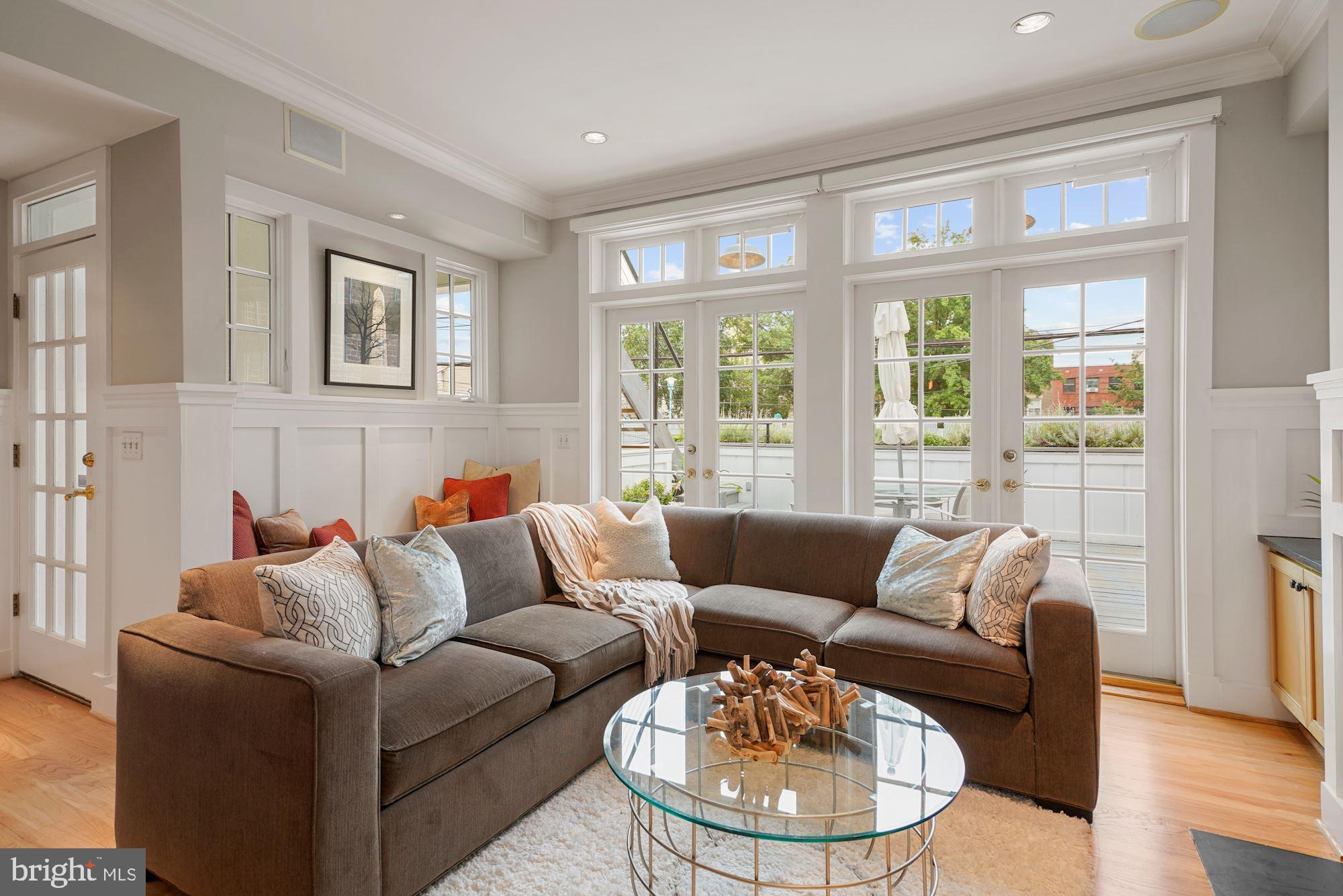 1858 Kalorama Road Northwest Washington, DC 20009 - Photo 31 of 113 Family Room