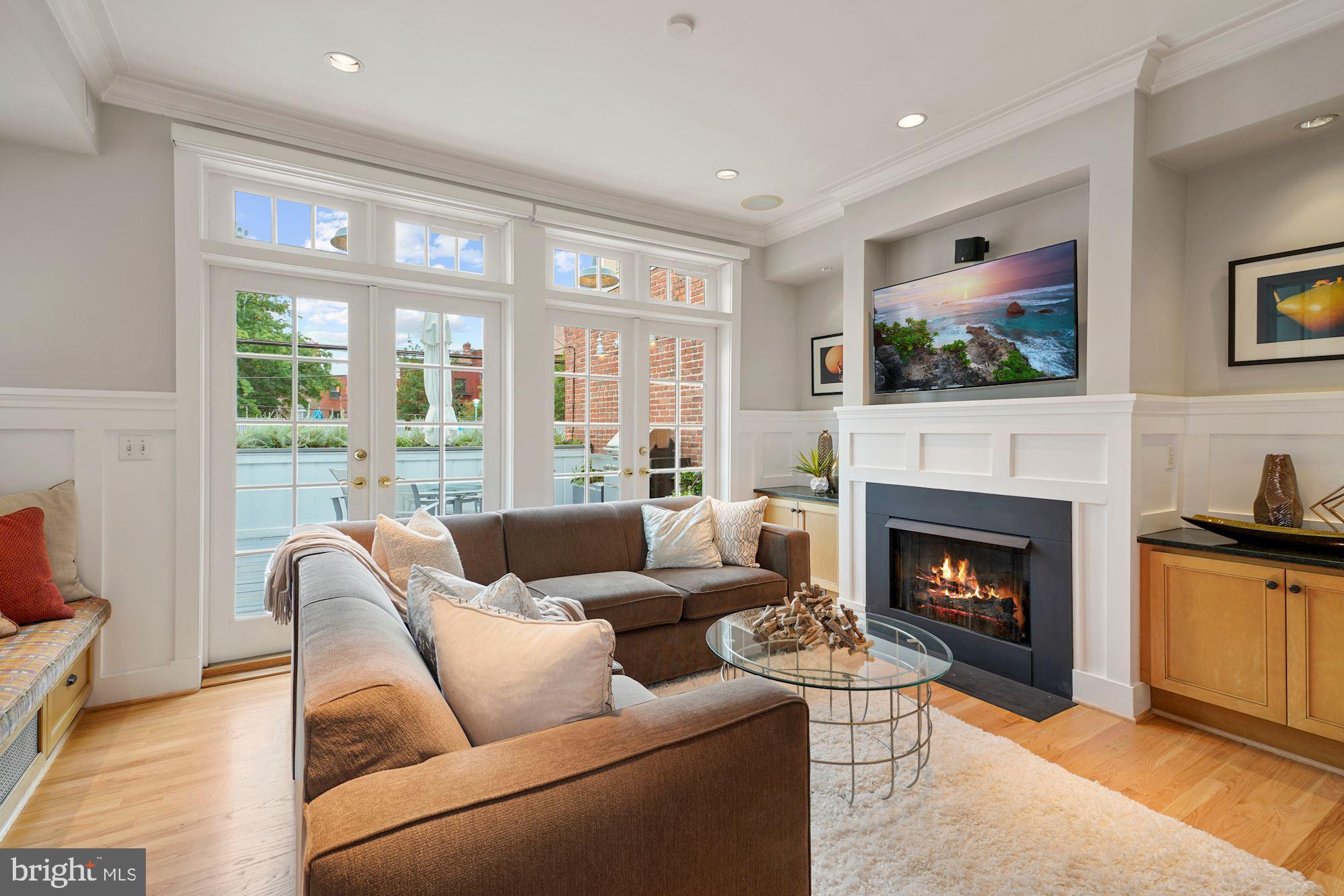 1858 Kalorama Road Northwest Washington, DC 20009 - Photo 32 of 113 Family Room with Gas Fireplace