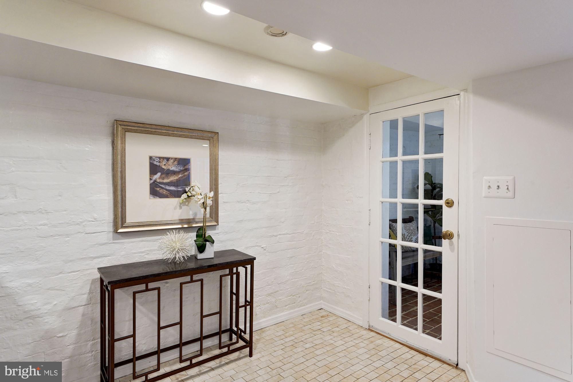 1858 Kalorama Road Northwest Washington, DC 20009 - Photo 78 of 113 Foyer