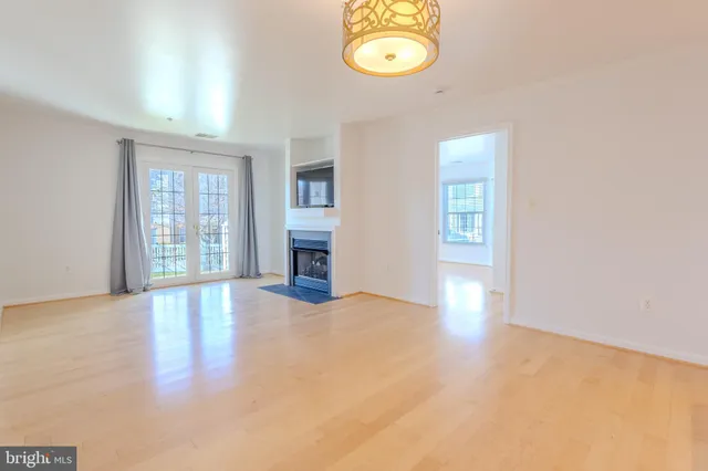 $2,450 | 2015 Governor Thomas Bladen Way, Unit 104, Annapolis, MD 21401