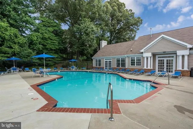 $2,400 | 2015 Governor Thomas Bladen Way, Unit 104, Annapolis, MD 21401