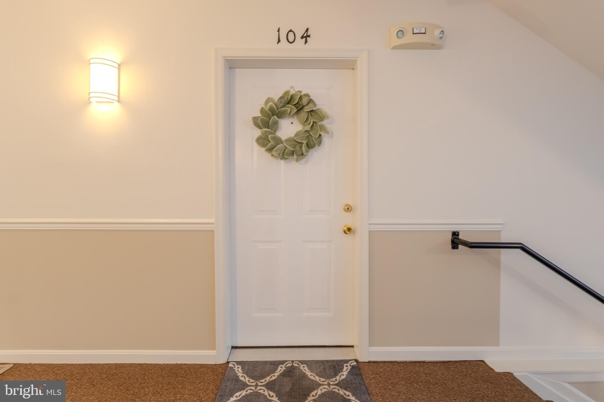 2015 Governor Thomas Bladen Way, Unit 104 Annapolis, MD 21401 - Photo 3 of 32 a view of a hallway