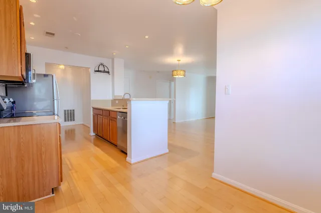 $2,450 | 2015 Governor Thomas Bladen Way, Unit 104, Annapolis, MD 21401