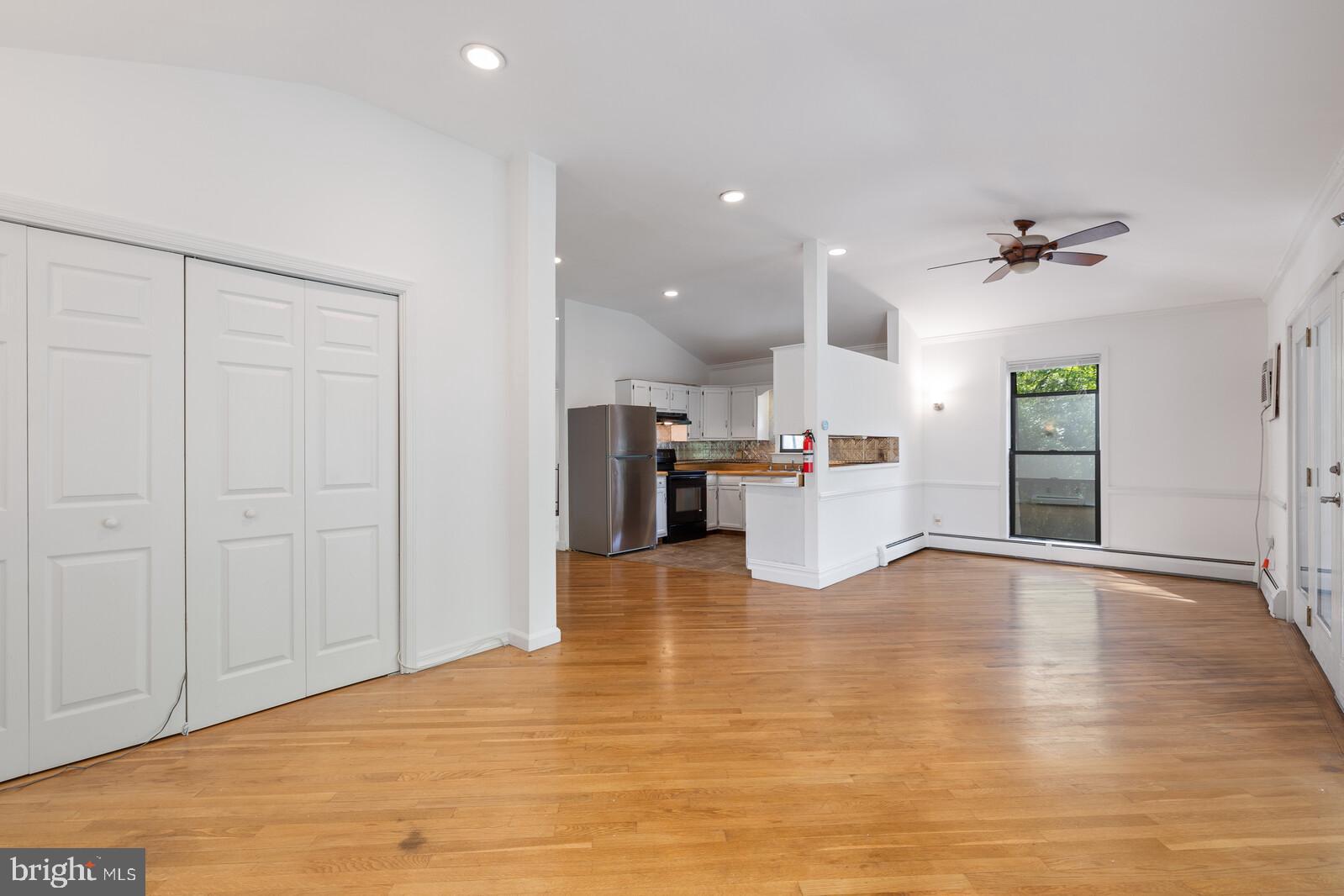106 Mosher Road Princeton, NJ 08540 - Photo 2 of 33 Living /dining room
