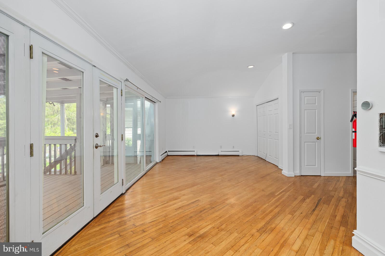 106 Mosher Road Princeton, NJ 08540 - Photo 3 of 33 Living Room
