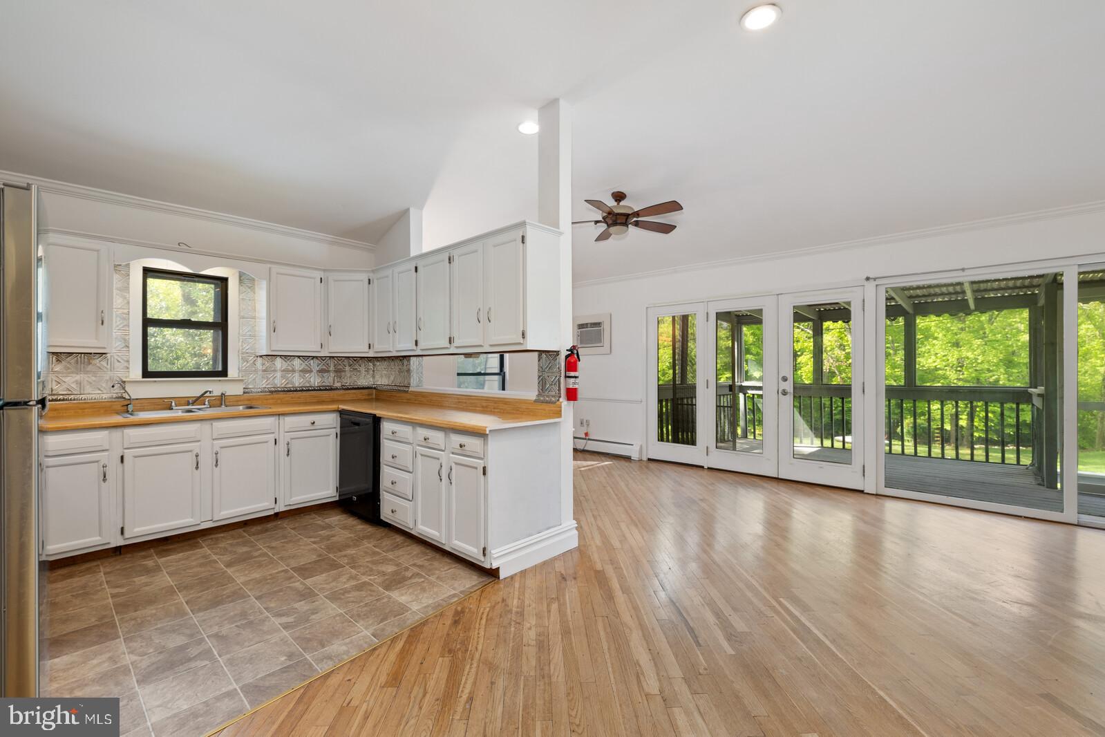 106 Mosher Road Princeton, NJ 08540 - Photo 4 of 33