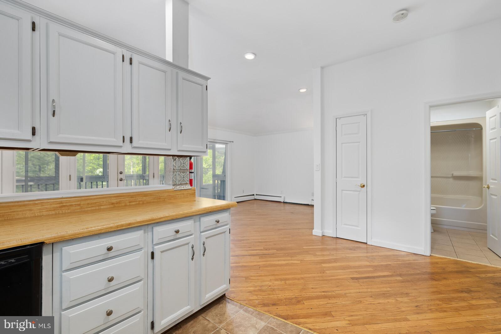 106 Mosher Road Princeton, NJ 08540 - Photo 7 of 33