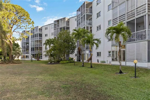 $159,900 | 4440 Ironwood Circle, Unit 508D, Bradenton, FL 34209