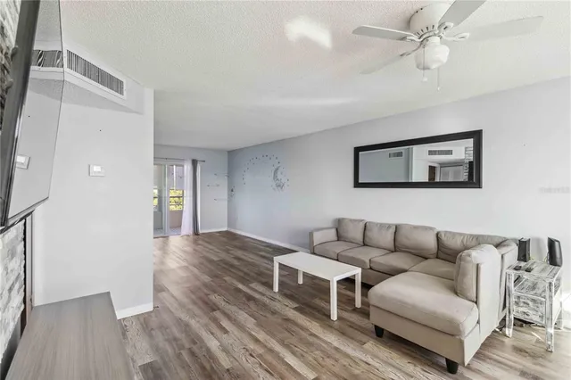 $159,900 | 4440 Ironwood Circle, Unit 508D, Bradenton, FL 34209