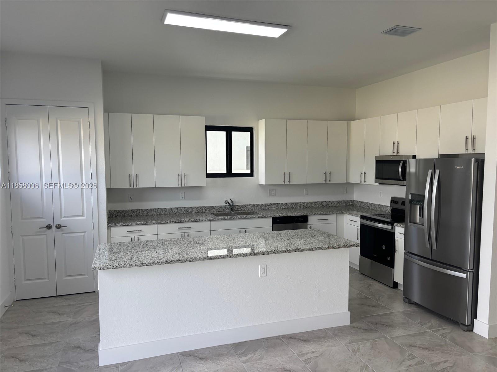 18903 Southwest 317th Terrace Homestead, FL 33030 - Photo 3 of 4