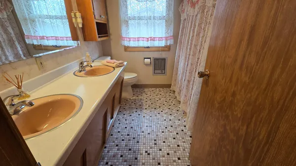 $249,900 | 102 Thill Drive East, Rose Creek, MN 55970
