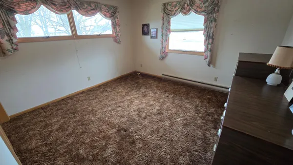 $249,900 | 102 Thill Drive East, Rose Creek, MN 55970