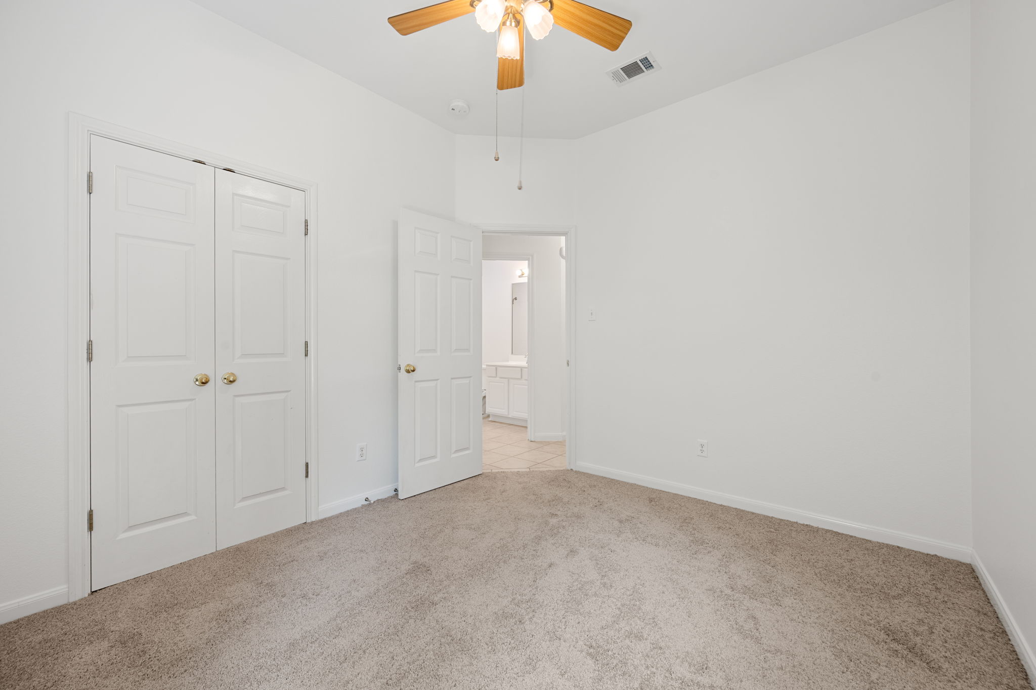 9201 La Siesta Bend Austin, TX 78749 - Photo 30 of 37 a view of an empty room