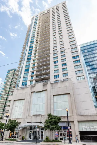 $275,000 | 125 South Jefferson Street, Unit 2101, Chicago, IL 60661