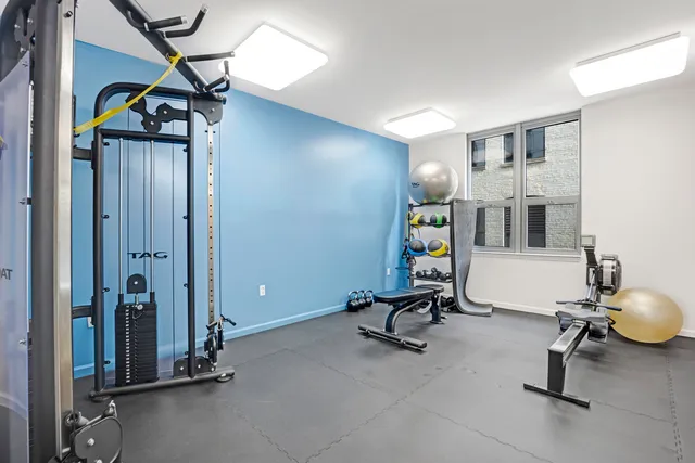 $275,000 | 125 South Jefferson Street, Unit 2101, Chicago, IL 60661