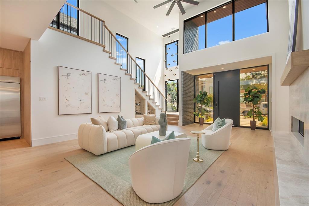 7619 Kenwell Street Dallas, TX 75209 - Photo 4 of 40