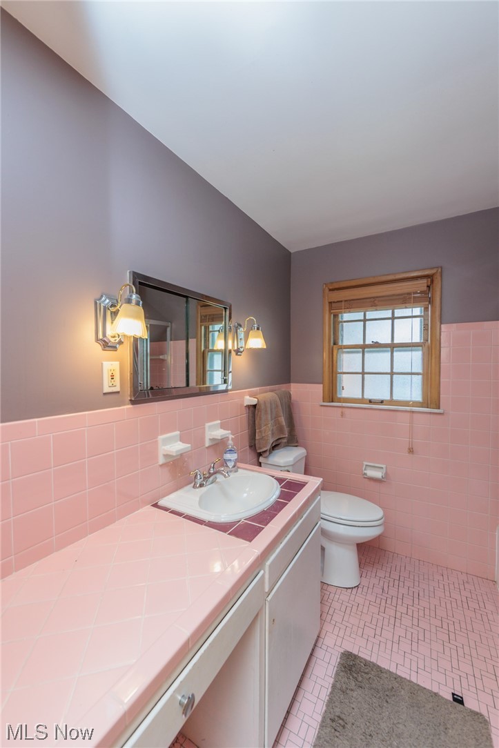 15425 Glynn Road Cleveland, OH 44112 - Photo 22 of 35 Gallery Image 22