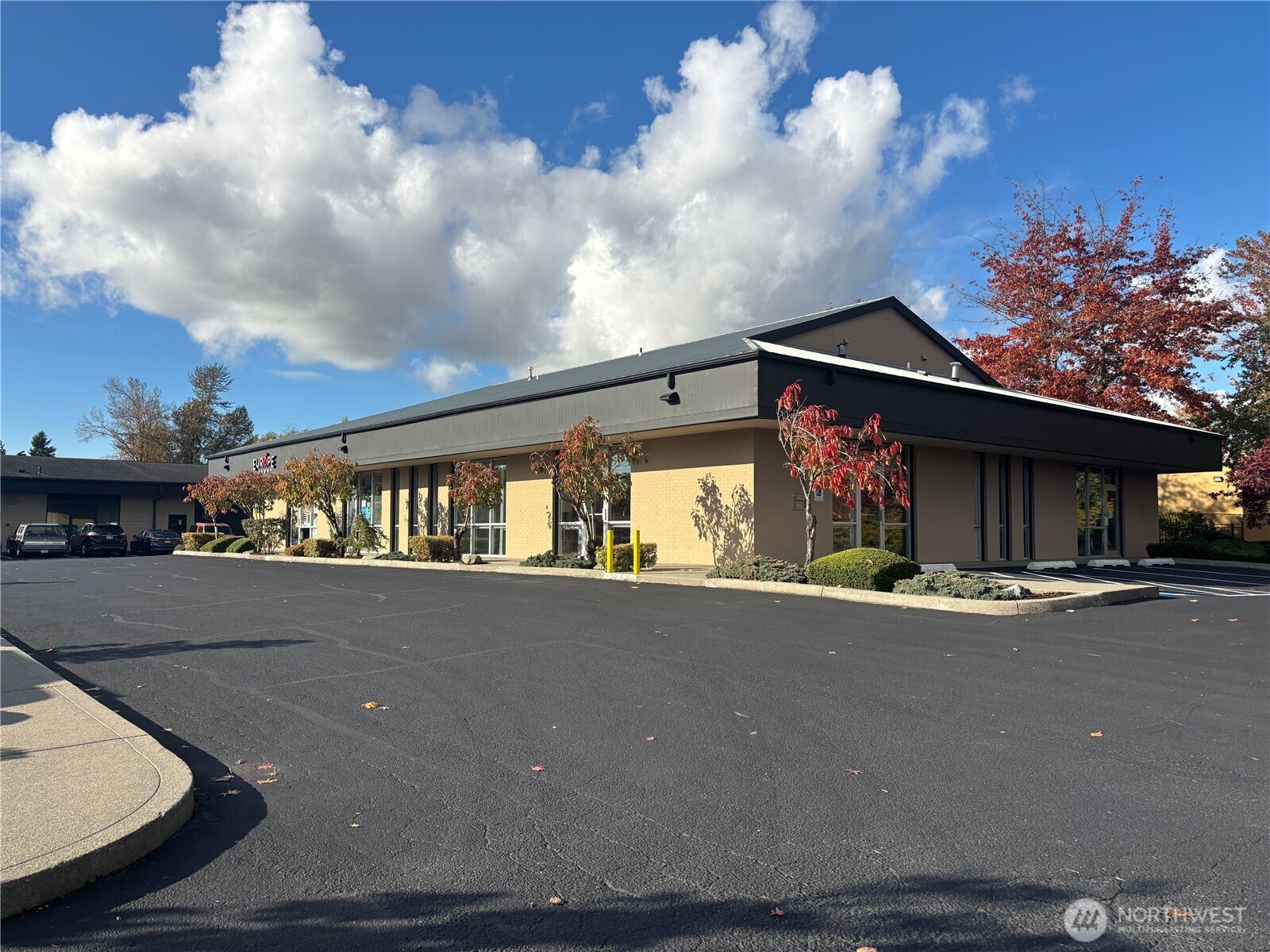 1725 Continental Place, Unit C Mount Vernon, WA 98273 - Photo 2 of 19 a front view of a house