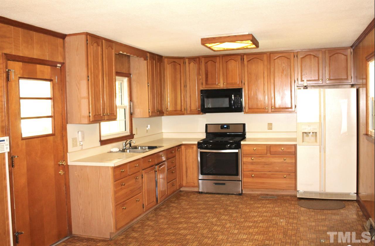 411 Gus Road Durham, NC 27703 - Photo 4 of 21