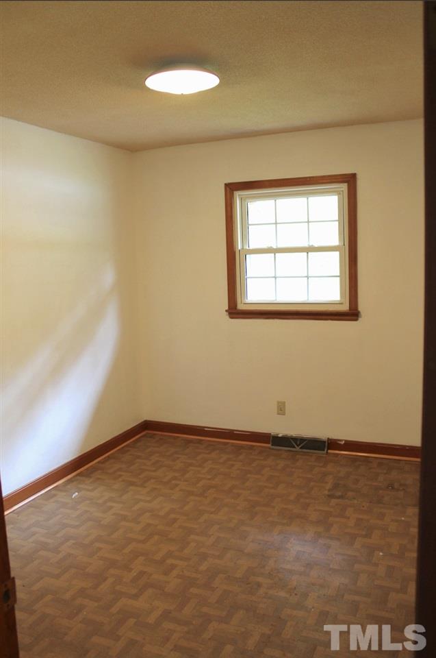 411 Gus Road Durham, NC 27703 - Photo 8 of 21