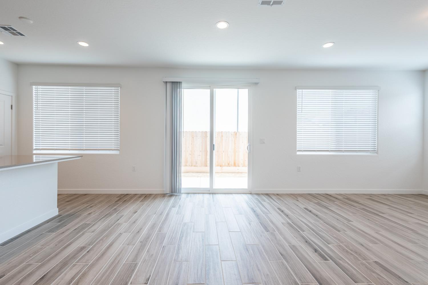 387 Thunder Road South Madera, CA 93636 - Photo 7 of 12 Gallery Image 7