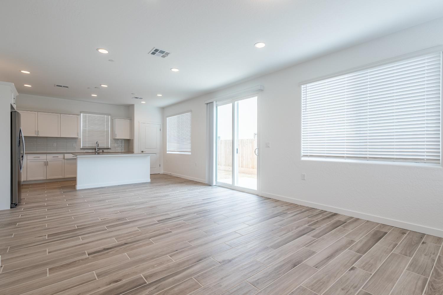 387 Thunder Road South Madera, CA 93636 - Photo 8 of 12 Gallery Image 8