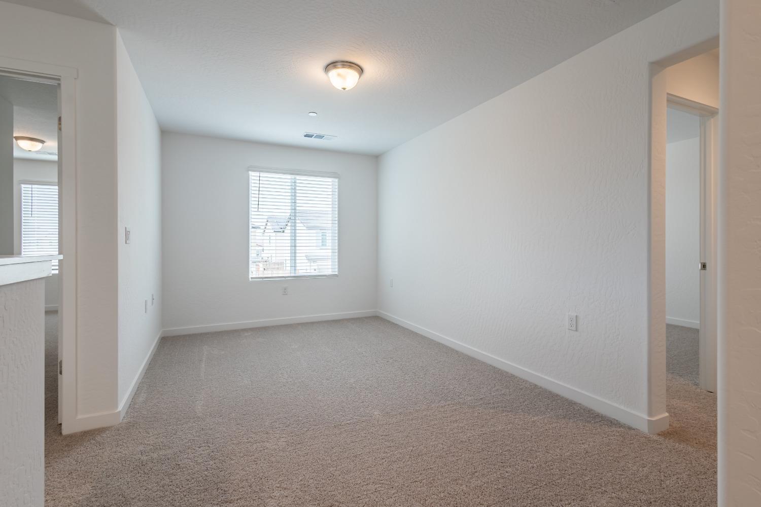 387 Thunder Road South Madera, CA 93636 - Photo 9 of 12 Gallery Image 9