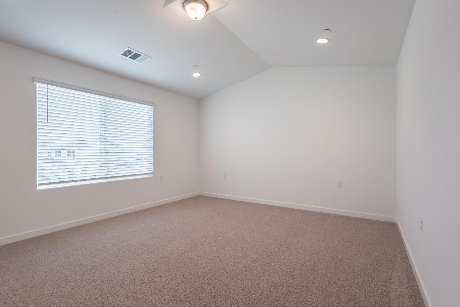 387 Thunder Road South Madera, CA 93636 - Photo 10 of 12 Gallery Image 10