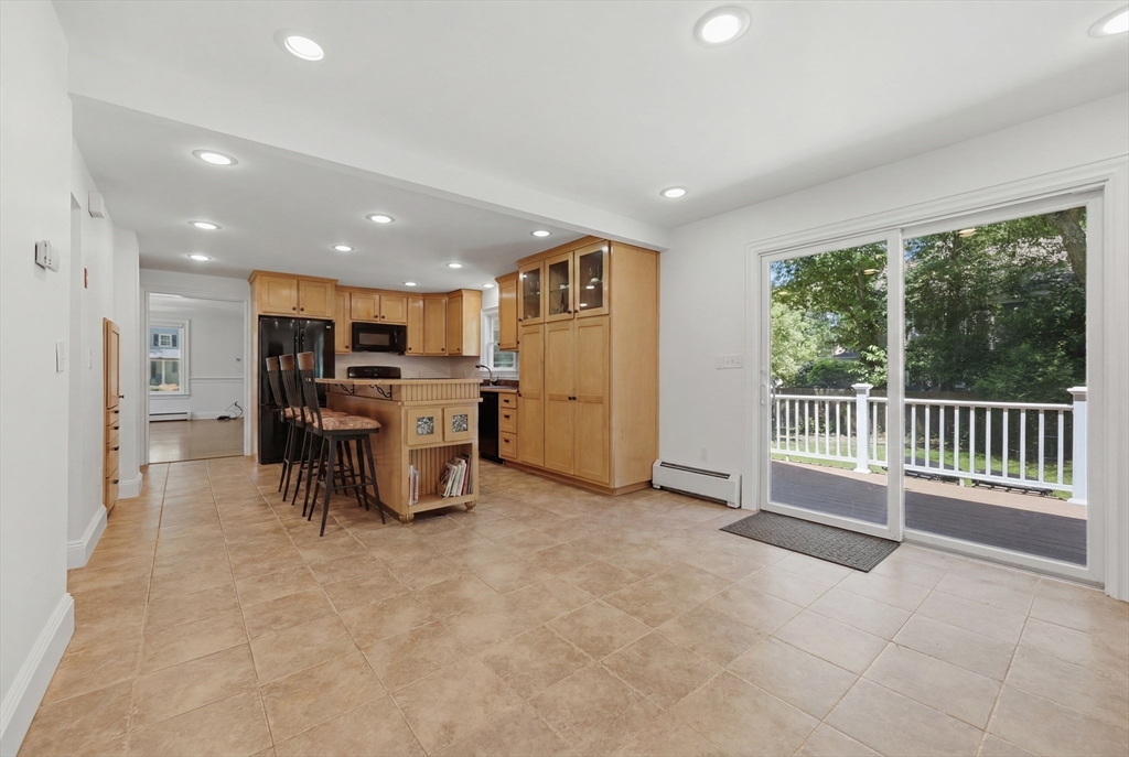 39 Beacon Street Amesbury, MA 01913 - Photo 17 of 41