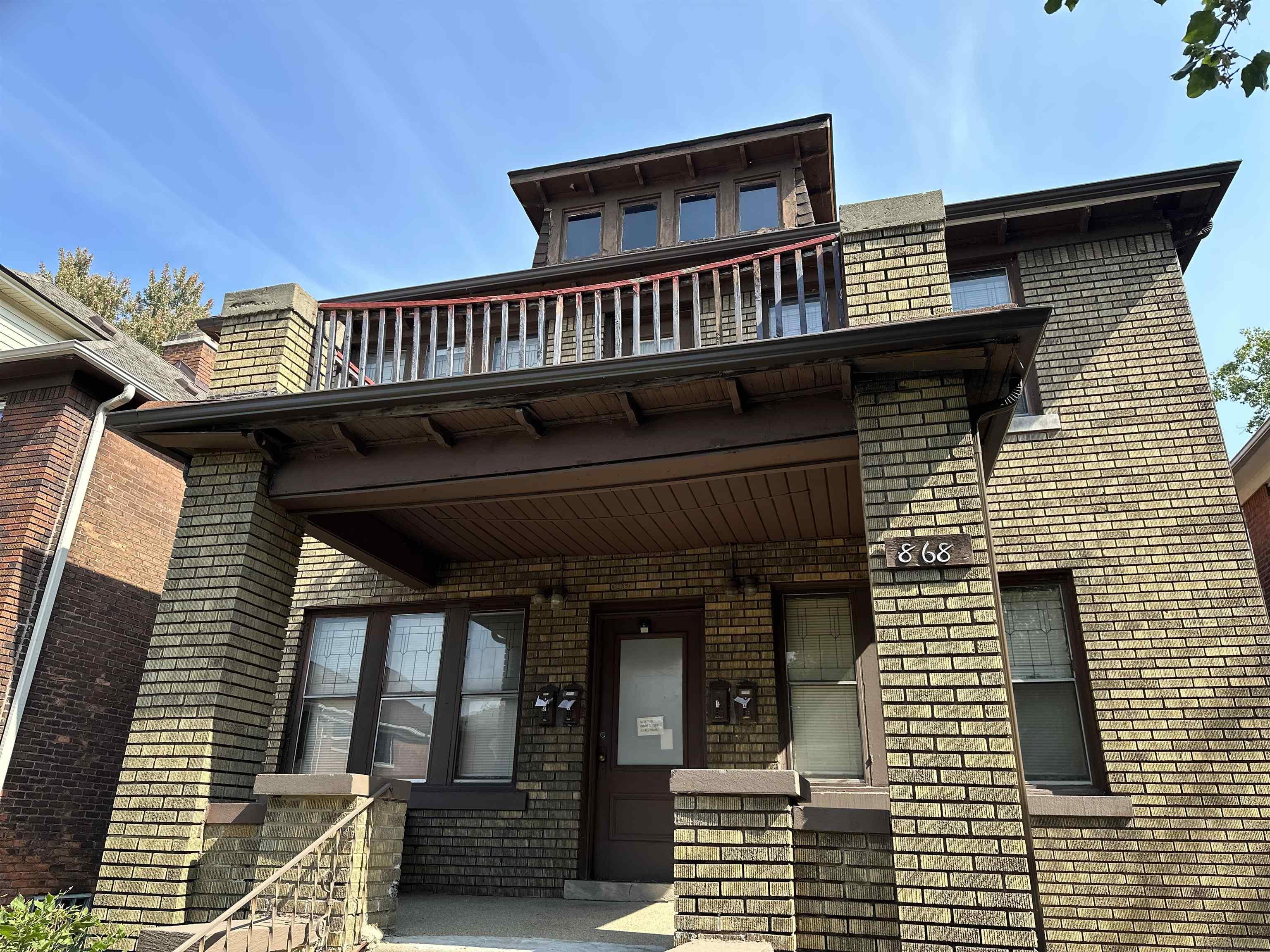 868 Nottingham Road, Unit 1 Grosse Pointe, MI 48230 - Photo 1 of 10